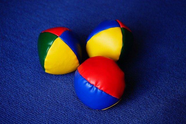 balls-272409_640
